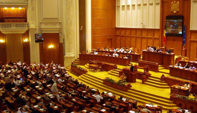 O nouă lovitură în Parlament - onoualovitura-1427641846.jpg