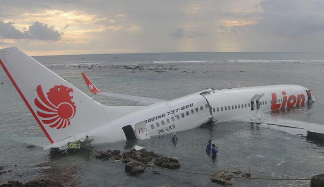 O nouă tragedie: avion low-cost  cu 189 de pasageri prăbușit în mare - onouatragedie-1540820896.jpg