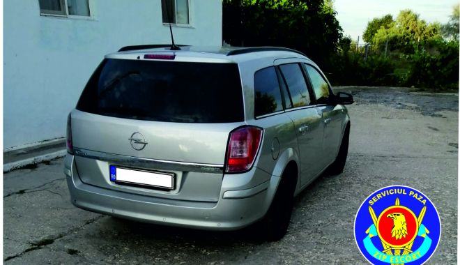 Agenții Zip Escort descoperă, împreună cu Poliția de Frontieră, un autoturism cu care se făcea trafic cu țigări - opelzipescort-1592813750.jpg