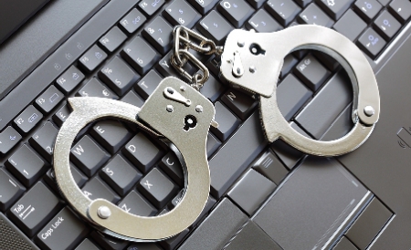 Hackeri prinși de FBI în România. Au fost fraudate 500.000 de carduri! - operatiuneaunmask25dehackerianon-1354001446.jpg