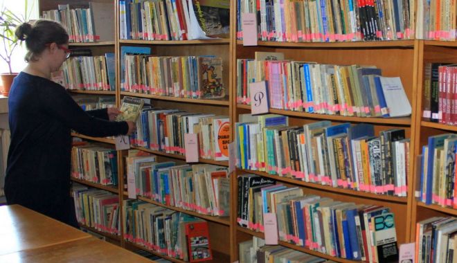 Operele lui Iris Murdoch, la Biblioteca Județeană - operele-1594916919.jpg