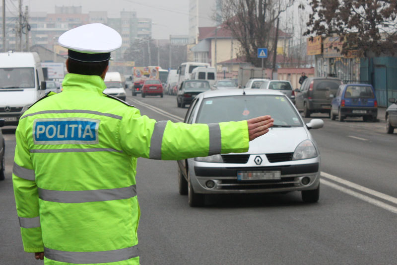 Poliția a luat cu asalt străzile. Peste 11.000 de amenzi într-o singură zi - opriri-politie-1772275776.webp