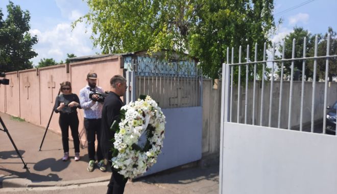 Galerie foto. Mama fraților Mazăre, înmormântată azi. RADU și ALEXANDRU, aduși sub escortă de la penitenciar - opt-1652696455.jpg
