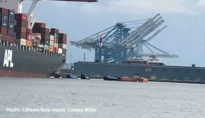 Opt containere au căzut în mare, de pe o navă - optcontainereaucazutinmaredepeon-1532947156.jpg