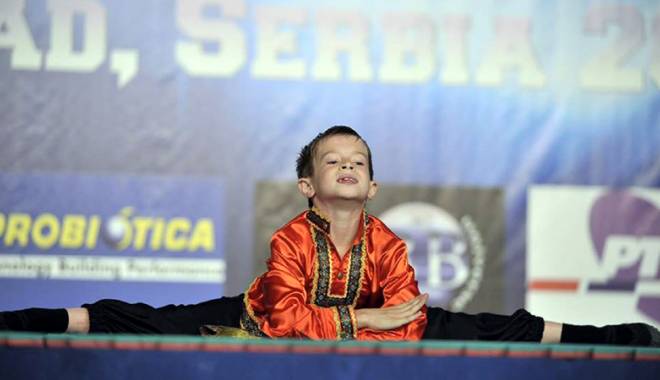 Opt constănțeni vor concura, în premieră, la Mondialele de fitness - optfitness-1433956855.jpg