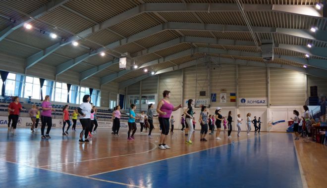 Masca, obligatorie la orele de sport în sală. Ministerul Sănătății respinge solicitarea ministrului Educaţiei - oradesport20157-1614779634.jpg