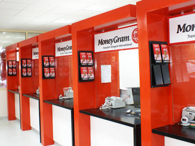 Serviciul de transfer internațional de bani prin MoneyGram disponibil în Orange shop - orangelanseazaserviciuldetransfe-1354141680.jpg