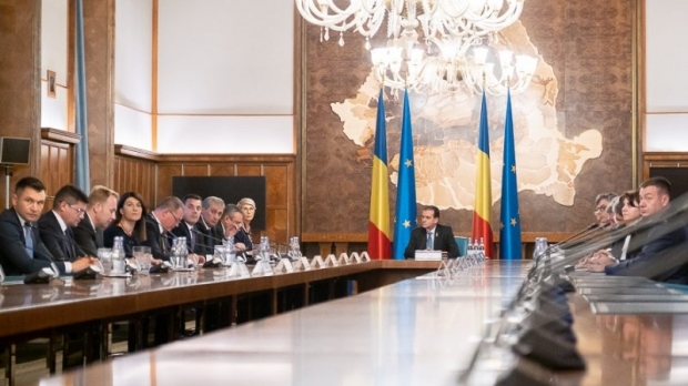 Guvernul a aprobat majorarea salariului minim! Iată cu cât crește - orbanguv91684500-1576307895.jpg