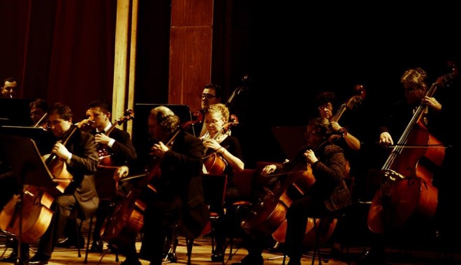 Un american la pupitrul dirijoral al orchestrei Teatrului 