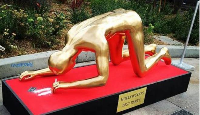 Scandal la Hollywood. Statuetă Oscar care se droghează, expusă - oscar2015main97811600-1424595004.jpg