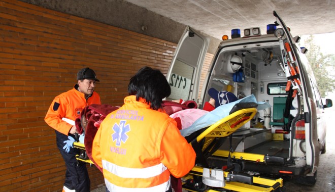 O șoferiță a provocat un accident din cauza neatenției - osoferitaaprovocatunaccident-1396890621.jpg