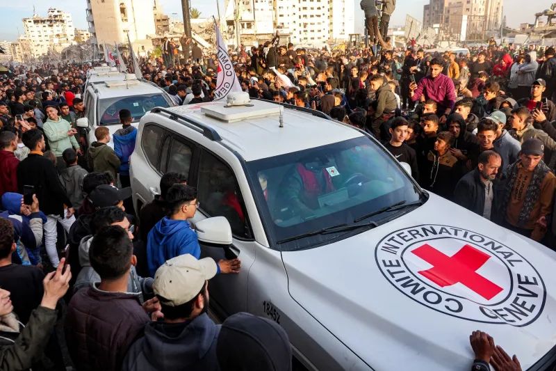 Hamas a anunţat numele ostaticilor care vor fi eliberaţi sâmbătă - ostaticigaza-1739555261.jpg