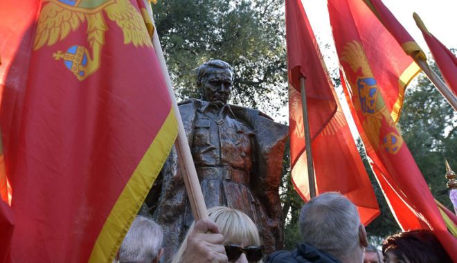 O statuie  a fostului lider comunist Tito, dezvelită  în capitala Muntenegrului - ostatuie-1545314893.jpg