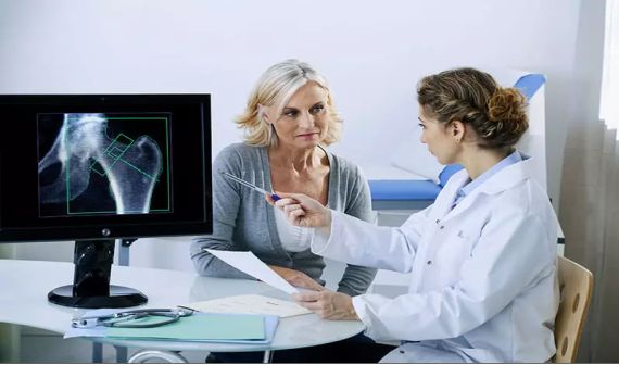Afecțiunea care provoacă o fractură la fiecare trei secunde - osteoporoza-1700655600.jpg