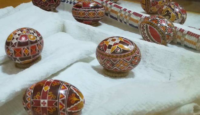 Tradiţia ouălor. În Dobrogea încă se mai practică vopsitul în culori naturale - oualedepaste-1619725786.jpg