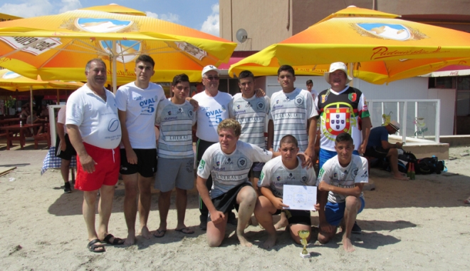 Eseuri la nisip! Cine sunt campionii turneului Oval 5 Beach Rugby România - ovalbeach5-1467299061.jpg