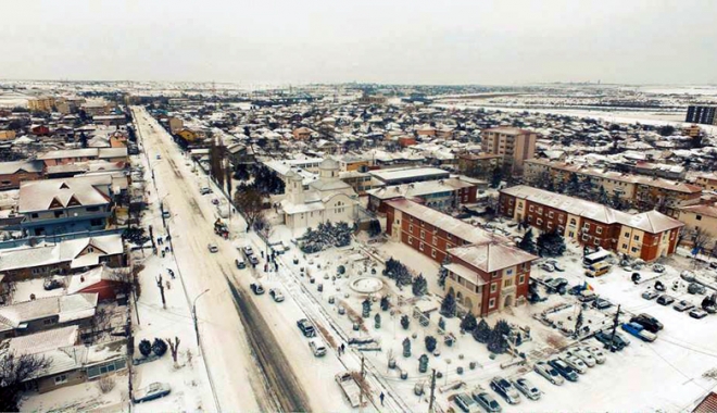 Adminsitrația locală din Ovidiu, implicată în acțiunea de deszăpezire - ovidiu-1483979193.jpg