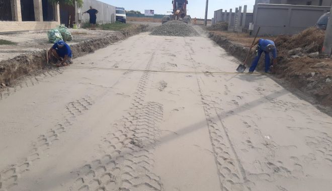 Au început lucrările de asfaltare în cartierele Tineretului și Sat Vacanță din orașul Ovidiu