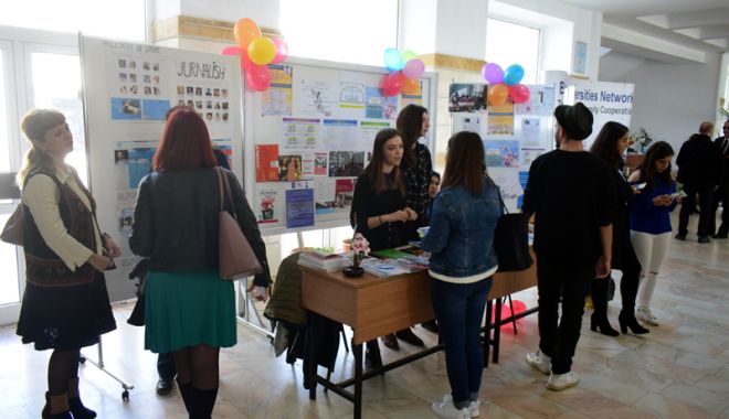 Cu ce oferte își îmbie Universitatea 
