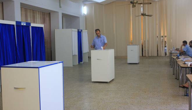 Referendumul se repetă la Universitatea 