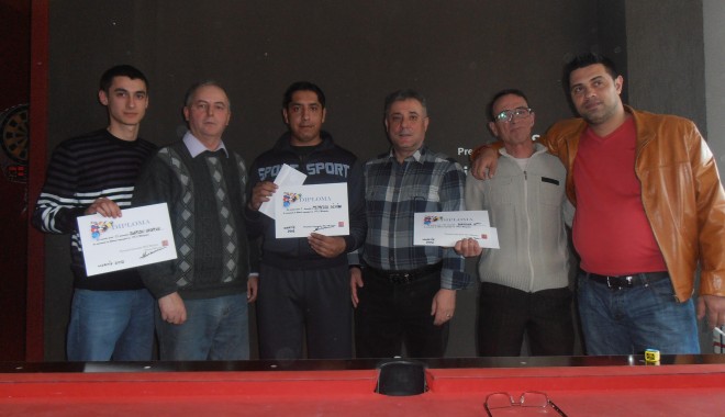 Dumitru Moinescu a premiat finaliștii campionatului de biliard - p1010120-1331640590.jpg