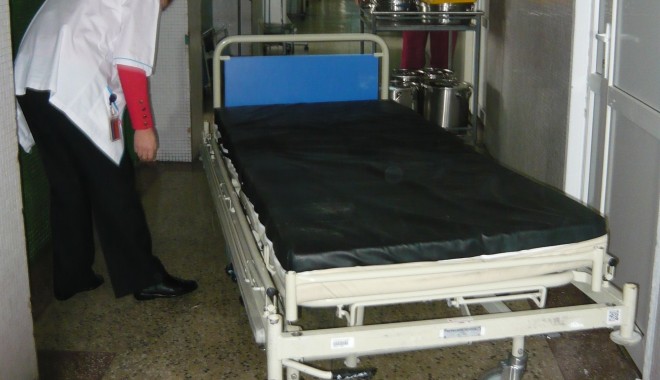 50 de paturi donate spitalului județean de DGASP Constanța - p1070613-1354709882.jpg