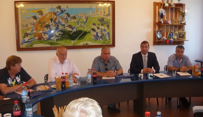 Rugby / Președintele FRR, Alin Petrache a vizitat sediul RCJ Farul Constanța. GALERIE FOTO - p1180886-1373453117.jpg