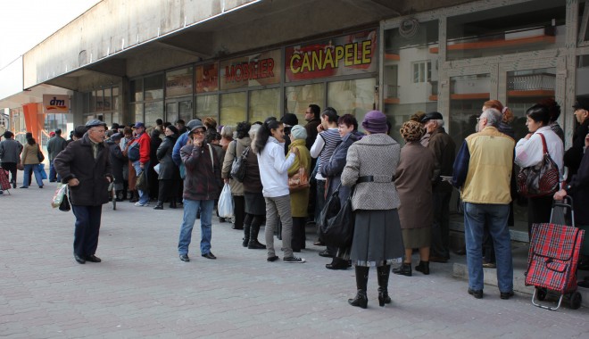 De luni se dau pachetele alimentare pentru nevoiașii din Mangalia - pachet-1382610559.jpg