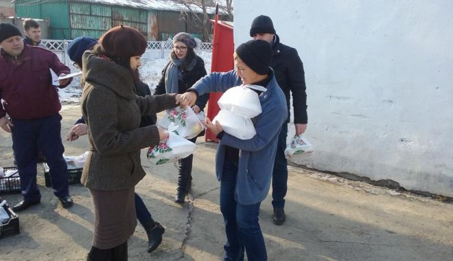 Primăria Constanța asigură pachete cu alimente persoanelor vulnerabile - pachete-1585937154.jpg