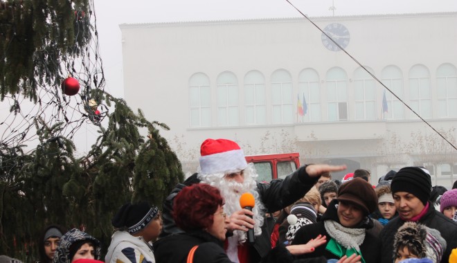 Săptămâna darurilor la Cernavodă - pachetecopiicraciun002-1387540480.jpg