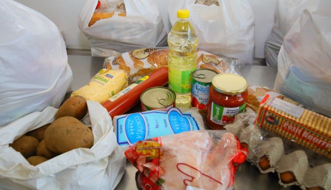 Pachete cu alimente pentru persoanele vulnerabile din Constanţa - pachetecualimente1-1606401512.jpg
