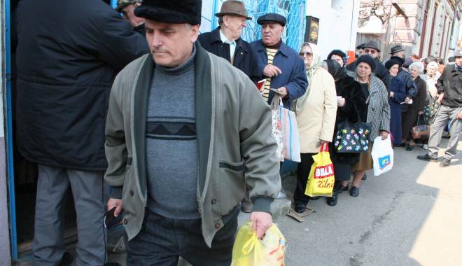 Primăria Năvodari oferă pachete cu ocazia Sfintei Cuvioasă Parascheva - pachetepastemazaregf5-1444056909.jpg