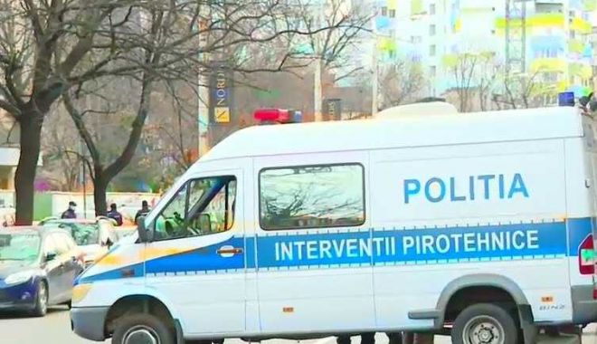 Alertă în Capitală! Un pachet suspect a fost găsit pe bulevardul Kiseleff - pachetsuspectpirotehnisti-1678778224.jpg