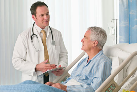 La Spitalul Județean, cardiacii ascund mâncarea cu sare sub saltele - pacient-1488725818.jpg