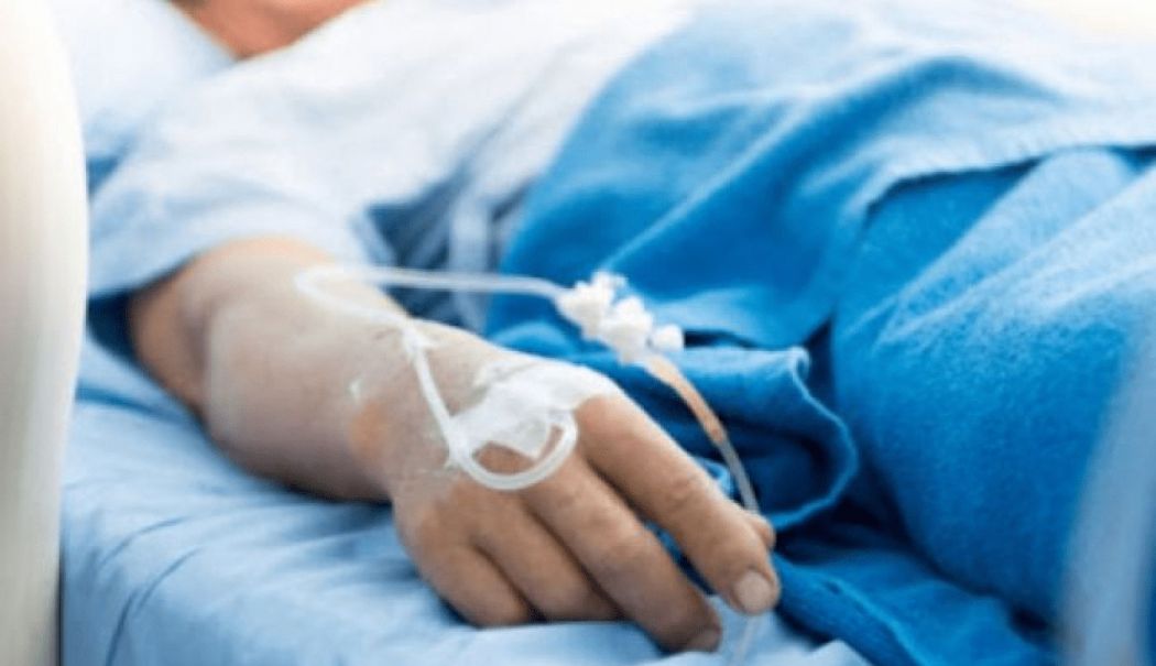 Panică la spital. Un pacient internat a atacat asistentele şi brancardierul care îl tratau - pacient-1762964606.jpg