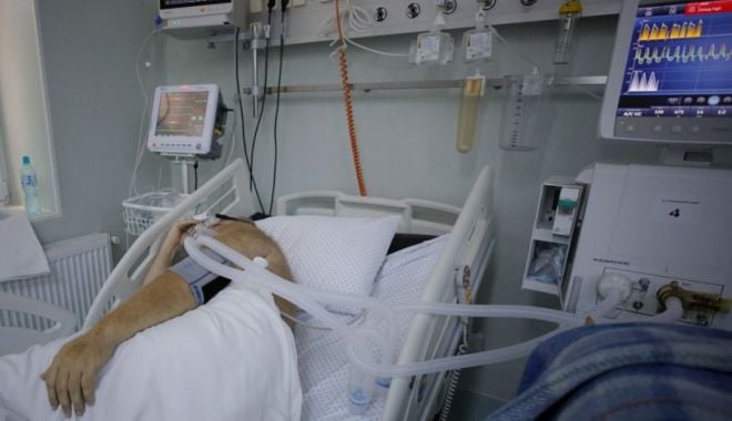 Zece pacienți din România, bolnavi de COVID-19, transferați astăzi în spitale din Ungaria - pacienti-1634220626.jpg