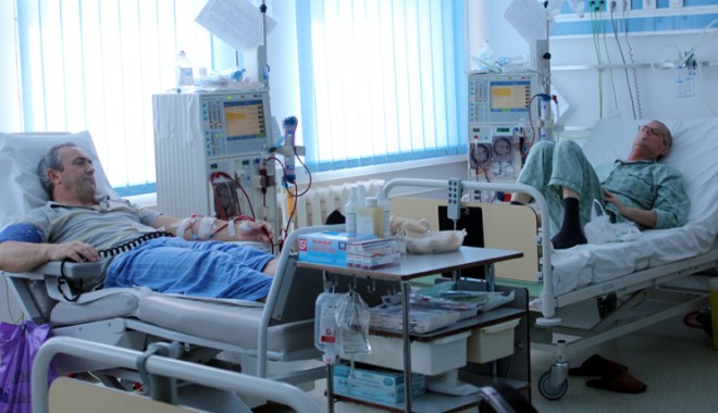 Pacienții dializați, primii care primesc cardurile de sănătate - pacientiidializati-1399906847.jpg