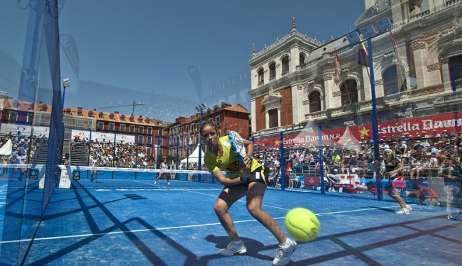 Cel mai popular sport din Europa, pe plaja Cucharacha din Mamaia - padel-1373890946.jpg