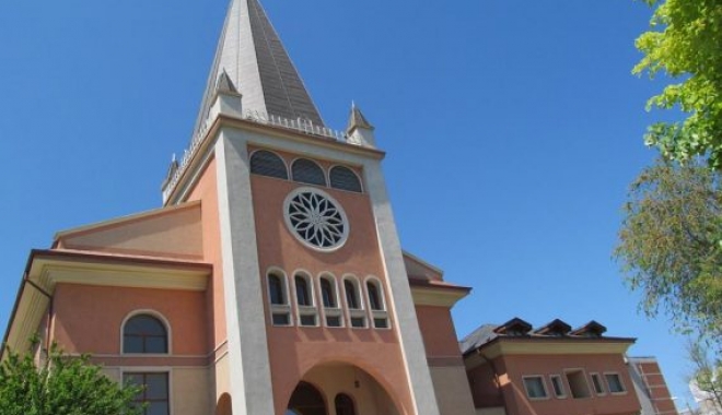 Expoziție itinerantă la Biserica Romano-catolică din Constanța - padrepio570x428-1509019230.jpg