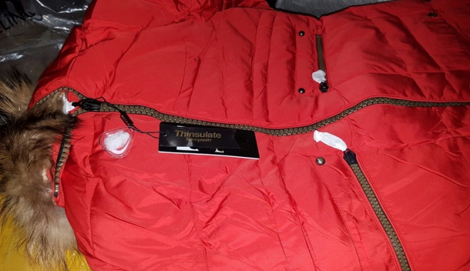 Pagubă pentru contrabandiști! Peste o mie de jachete de iarnă, confiscate - paguba1-1472056096.jpg