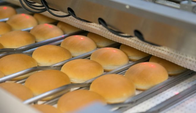 O nouă fabrică de pâine se construiește în România. Va face chifle pentru restaurantele McDonald’s