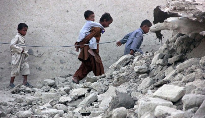 Cutremurele se țin lanț în Pakistan. Sute de morți în patru zile - pakistancutremur-1380465019.jpg