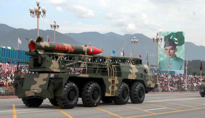 Tensiuni în Asia: Pakistanul a testat o rachetă cu capacitate nucleară - pakistanracheta-1335358281.jpg