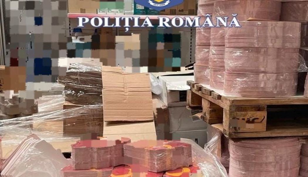 Mai multe firme percheziționate pentru că produceau pălării de carton fără a avea acest drept