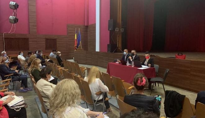 ISJ Constanța în ședință cu directorii unităților private - palatulcopiilor-1632816715.jpg
