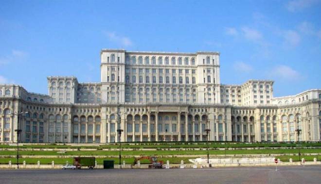 Update - BOMBĂ în curtea Parlamentului! Pirotehniștii sunt la fața locului - palatulparlamentului201191981700-1416999875.jpg