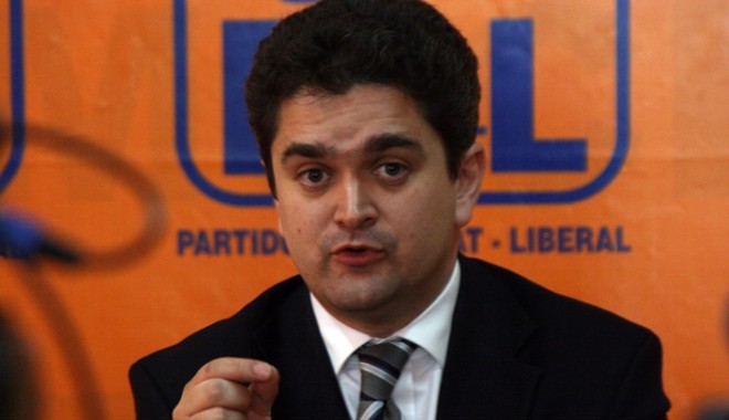 Theodor Paleologu susține că nu face nimic la ordin - paleologu2-1384434644.jpg