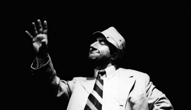 Invitație la o comedie amară - pampam4-1318015021.jpg