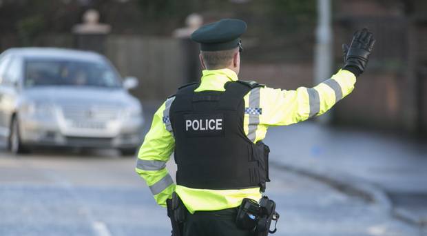Atentat în Irlanda de Nord: o bombă a explodat într-o mașină parcată în fața unui tribunal - panewsbtp3a94382b565f4dc2b0862da-1547987948.jpg