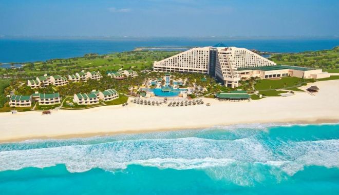 Doi oameni au murit în timpul unui atac armat pe o plajă din Cancun - panicacancun-1636120659.jpg